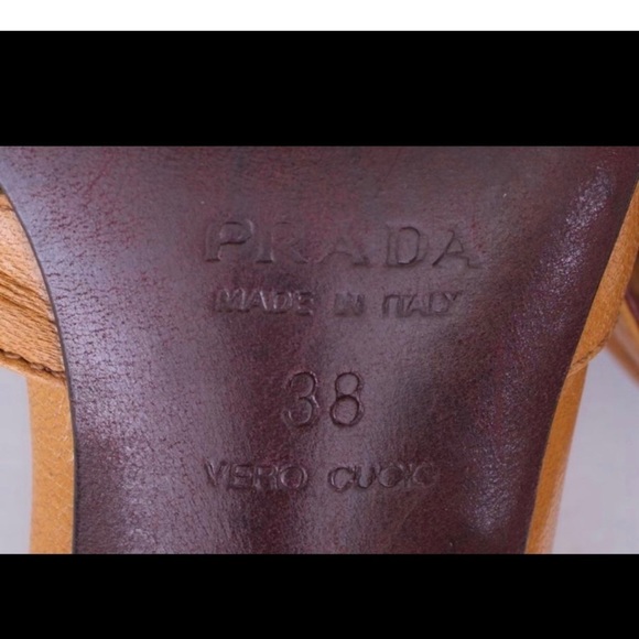 Authentic vintage Prada heels size 38 - Picture 2 of 7